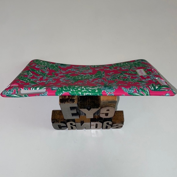 🌴LILLY PULITZER iPad Cover in Hot Pink & Green Alligator Print - Picture 8 of 8